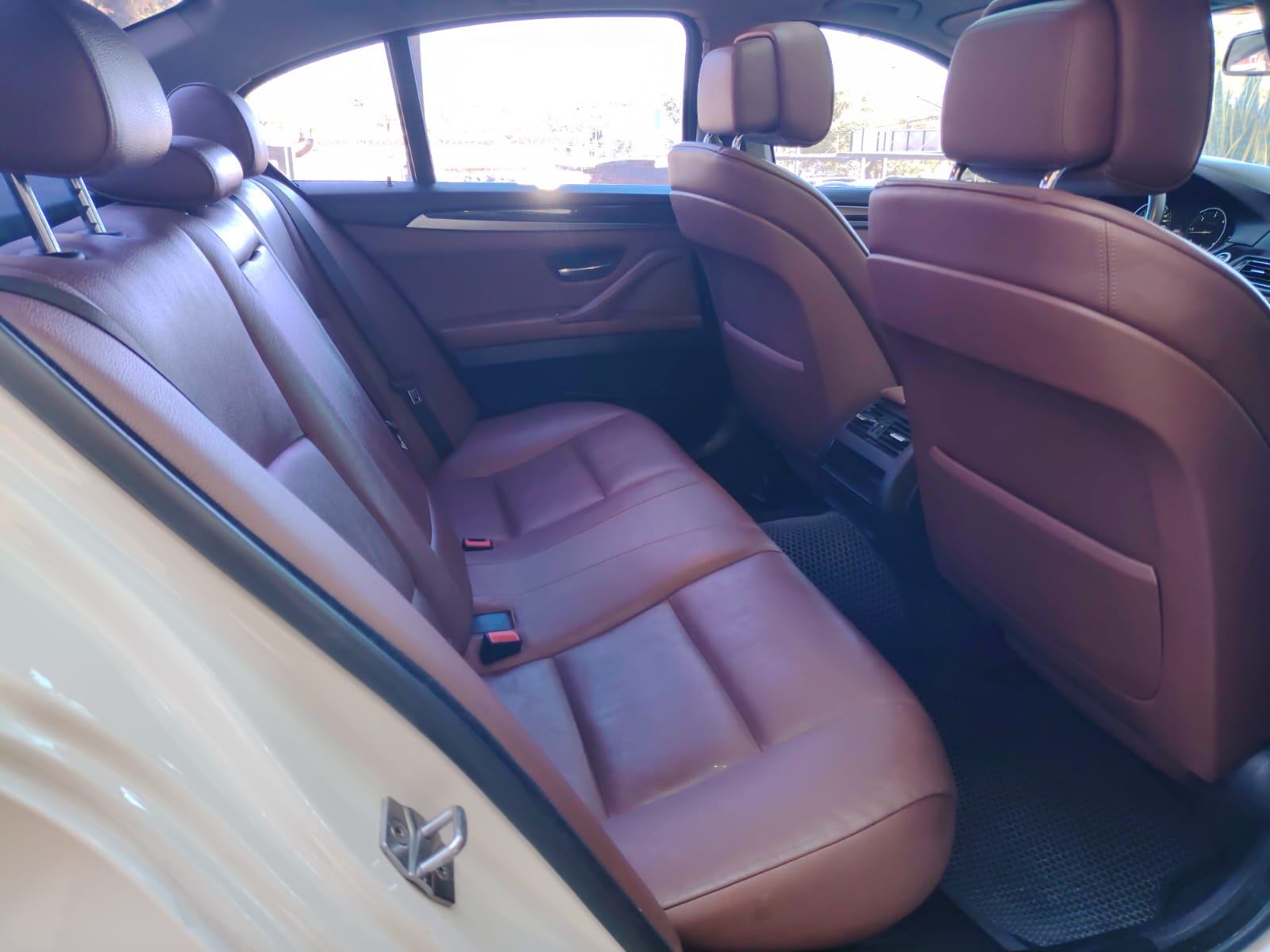 BMW Serie 5 2013 - tablero e interior frontal