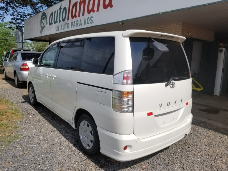 Toyota Voxy 2002